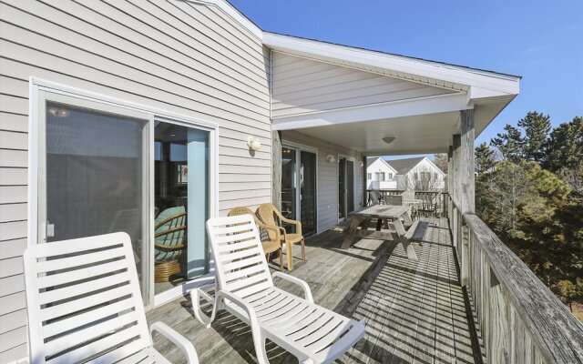 16B Read Street by Long & Foster