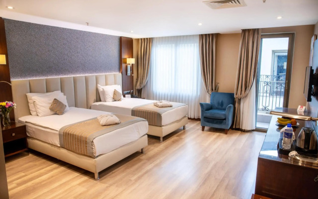 Grand Aras Hotel & Suites