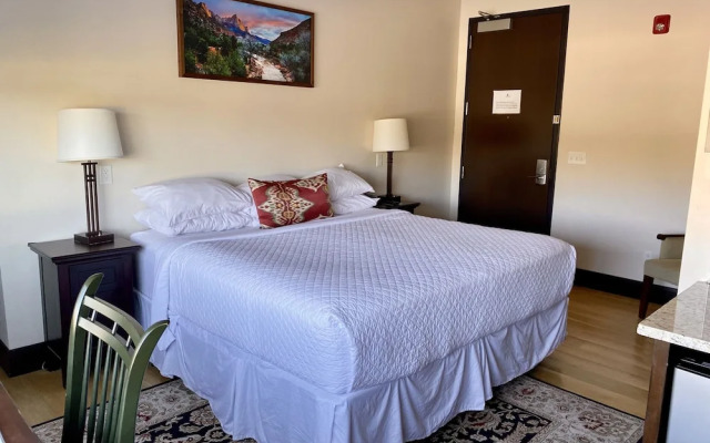 Iron Springs Adventure Resort & RV Park