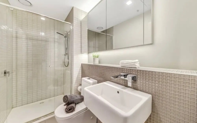 Stylish Pet-friendly 2BR Stay, Near Southern Cross