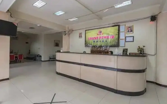 Grand Kembar Hotel Mitra RedDoorz