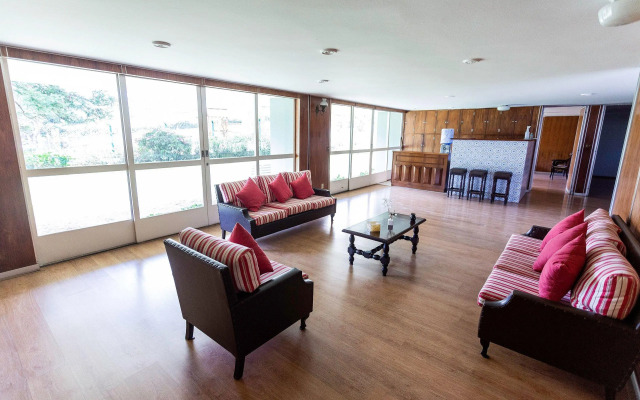 Incrível Vista com 4 Quartos e Lareira