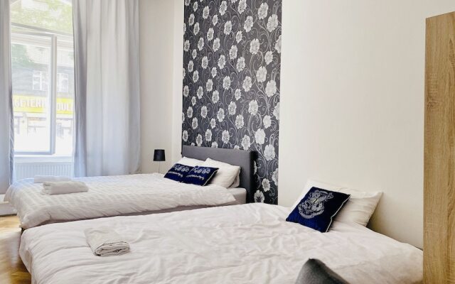 Hotel Apartment in Square Praha 2