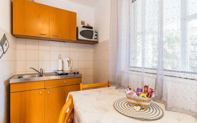 Studio Maro - Studio Apartment With Terrace