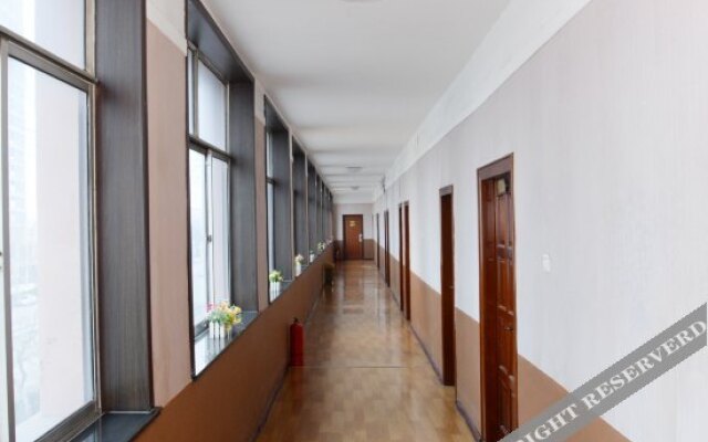 Xinjiayuan Business Hotel