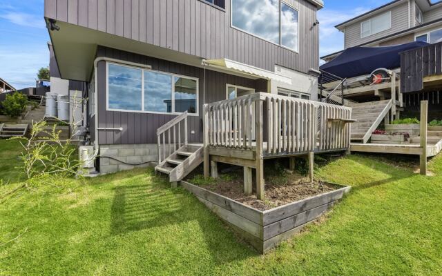 Sensational North Shore Retreat -Netflix