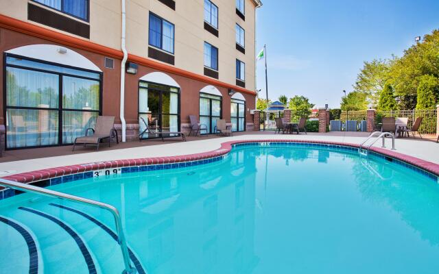 Holiday Inn Express & Suites Charlotte-Concord-I-85, an IHG Hotel