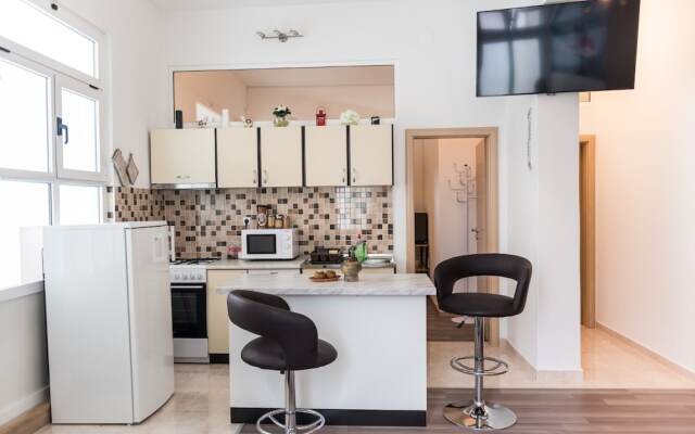 Comfortable Classy Apartment Close to Znjan Beach