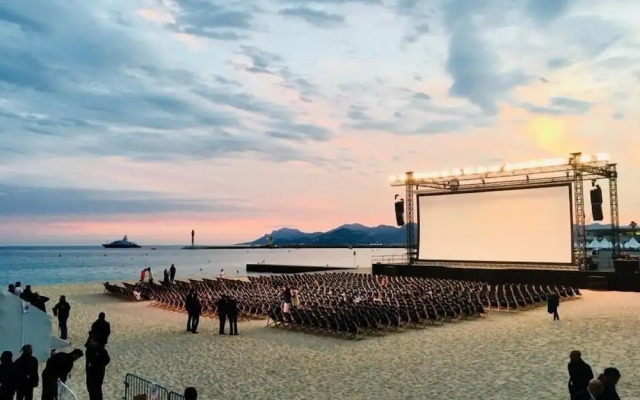 Modern Apartment 20 m from the Sea