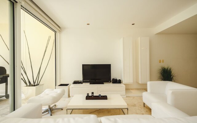 Luxury Garden House Condo - The Elements 108