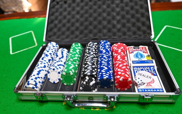 Resort-like w/ Tennis, Bocci, Golf & Games Galore!