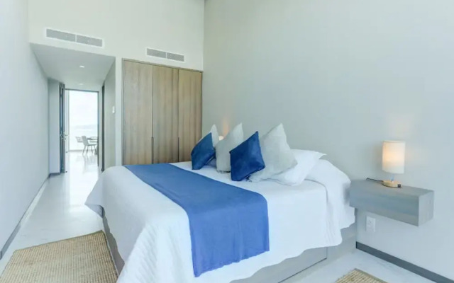 NEW Beachfront Marítima Condos 2 Pools