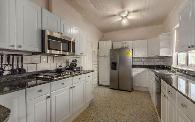 3BR Home w Pool in Downtown 5min Walk 2 Beach