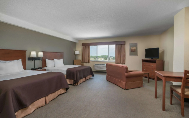 AmericInn by Wyndham Newton