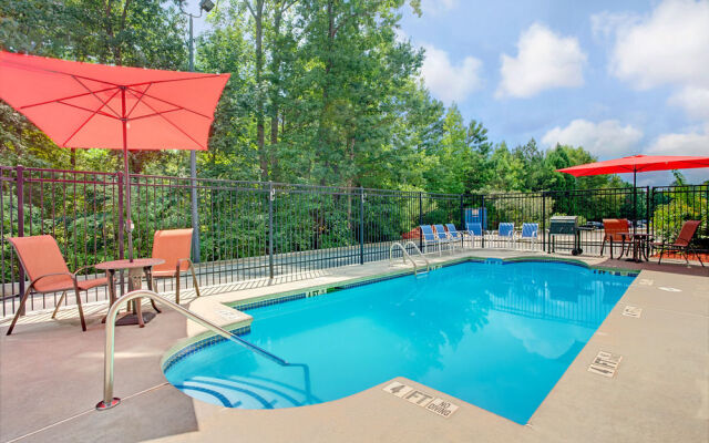 Microtel Inn & Suites By Wyndham Stockbridge/atlanta South