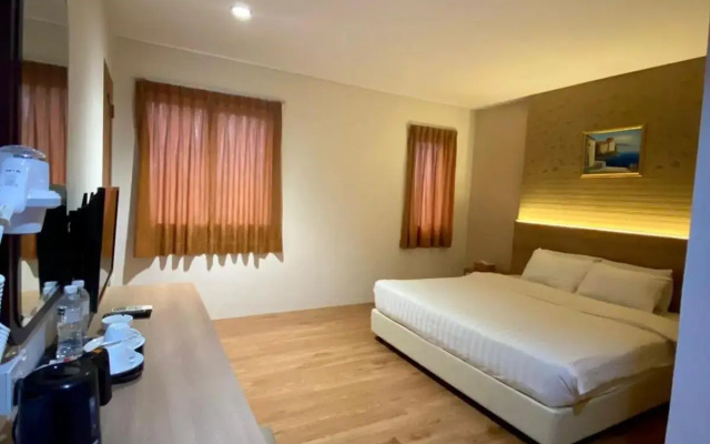 Lovina Inn Nagoya Batam