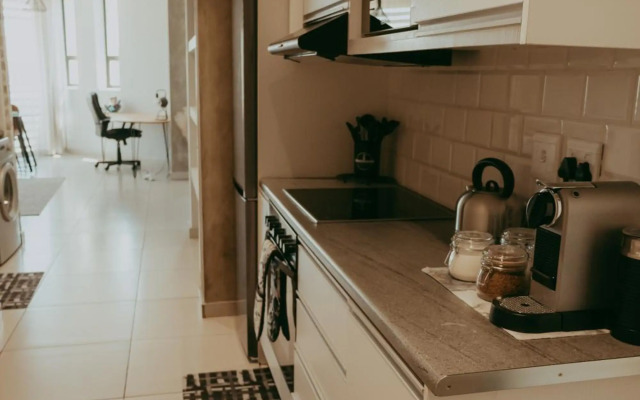 Modern 1-bedroom near Grove Mall and Lady Pohamba AirBnB