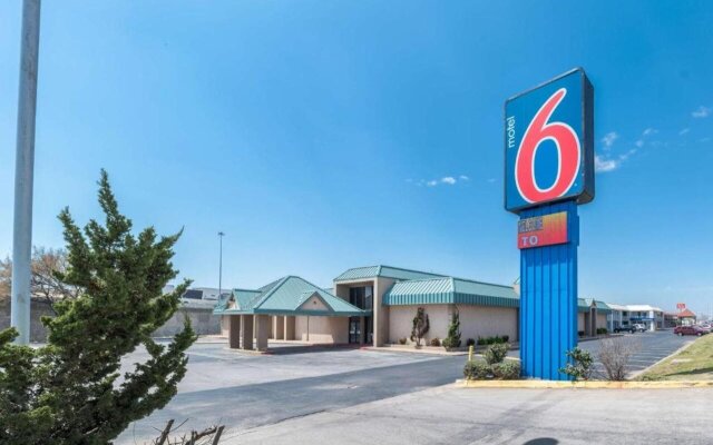 Motel 6-Oklahoma City, OK - Bricktown