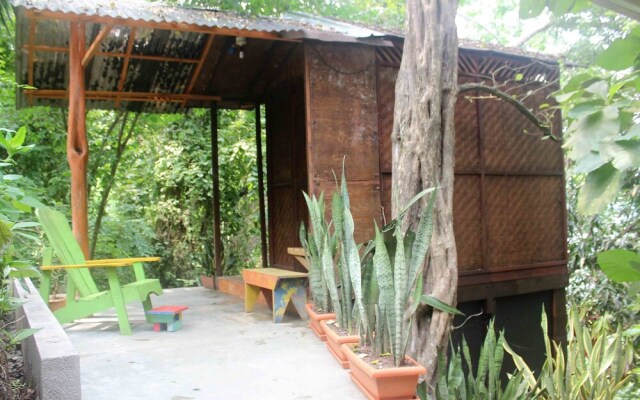 Bahia Rica Fishing & Kayak Lodge
