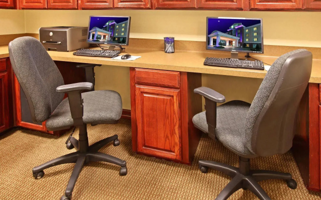 Holiday Inn Express & Suites West by IHG
