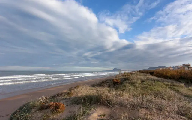 Llam Ntol in Oliva With 3 Bedrooms and 1 Bathrooms