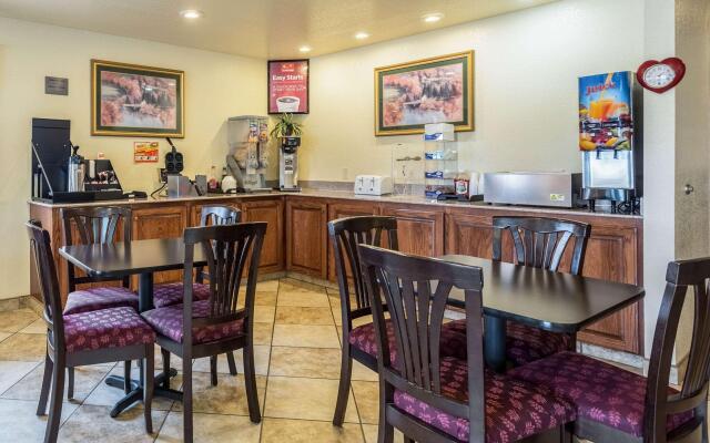 Econo Lodge Inn & Suites Searcy