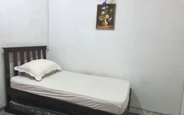SPOT ON 90836 Penginapan Almera