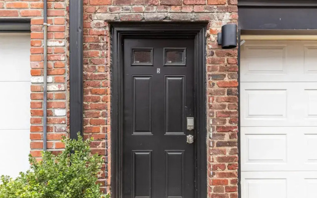 Logan Circle Carriage House 1b-1b Central Bright