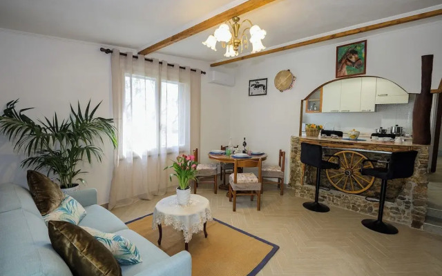 YourHome - Aury House