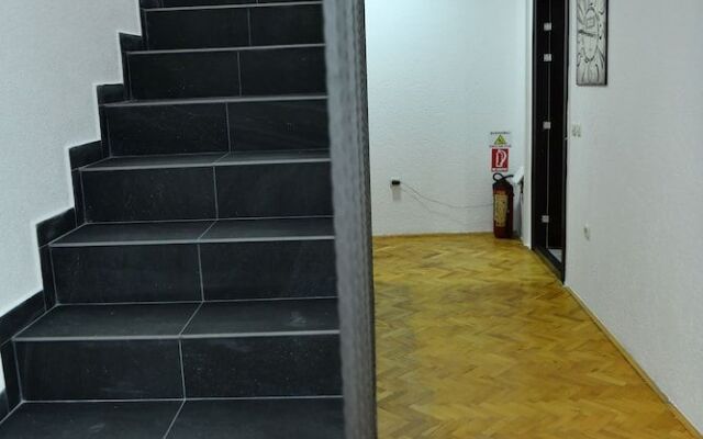 Hostel & Apartments Academy