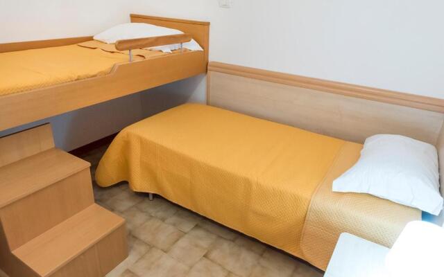 M35 - Marcelli, Trilocale Con Terrazzo E A/C