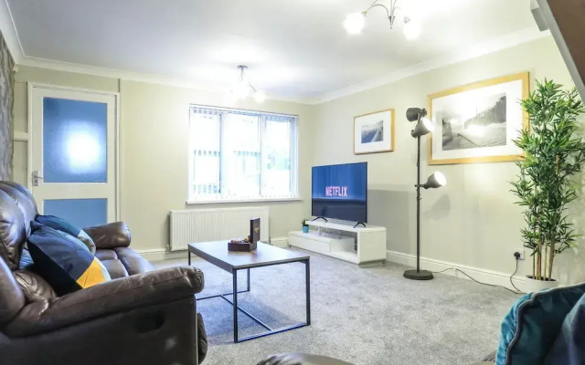 Tudors eSuites Four Bedroom House