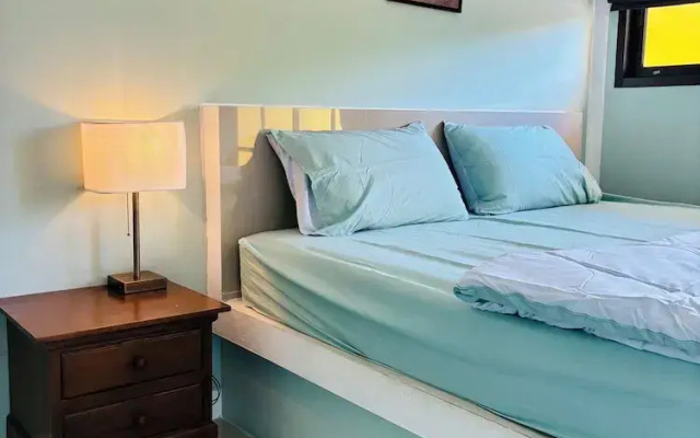 Rainbow Room No.16 Front of Haad Rin Queen Ferry