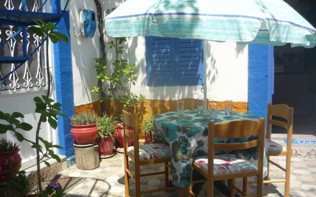 Traditional Villa 7 Mins Drive From Haraki Beach