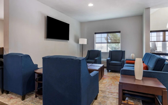 Microtel Inn & Suites by Wyndham Aztec