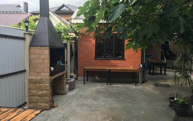 Толстого 37 (Геленджик)