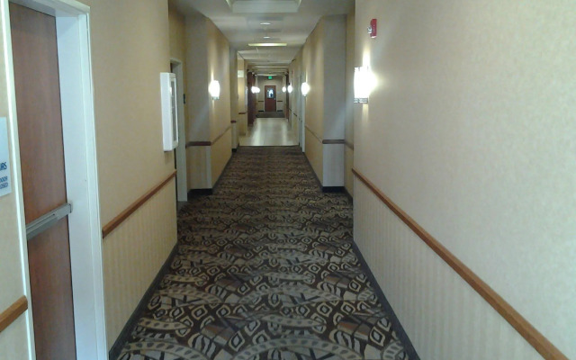 Holiday Inn Express & Suites Klamath Falls Central by IHG