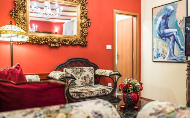 Emperor's Suites