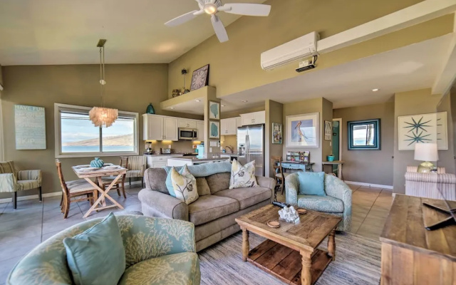 Ocean-view Kihei Condo w/ Pool Access!