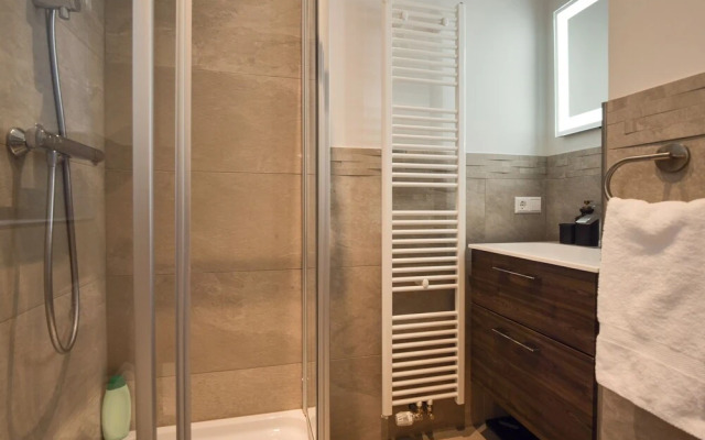 VIP Suite Apartment - 5 min walk center