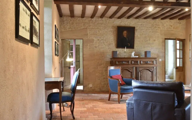 Luxurious Mansion in Castle Grounds in Lantheuil