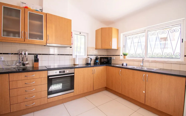 32A Vale do Milho Stunning Detached Villa Close