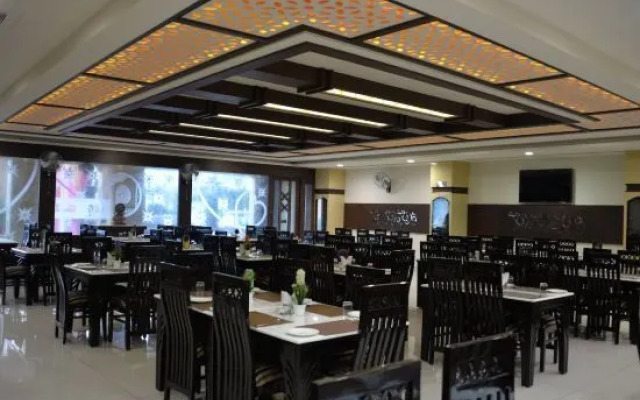 OYO 14494 Hotel Ramneek