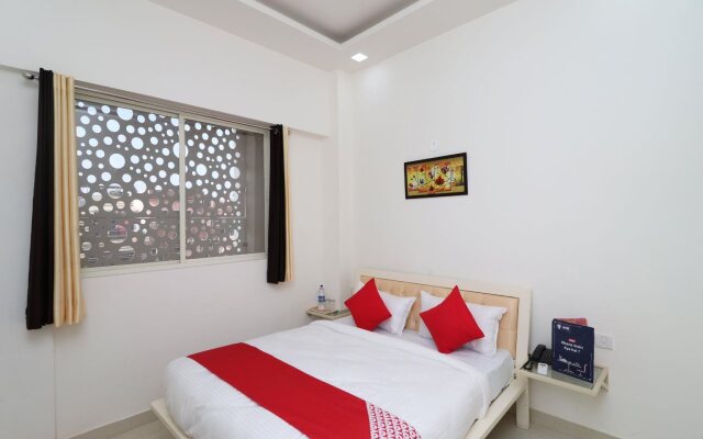 Hotel Golden Leaf By OYO Rooms