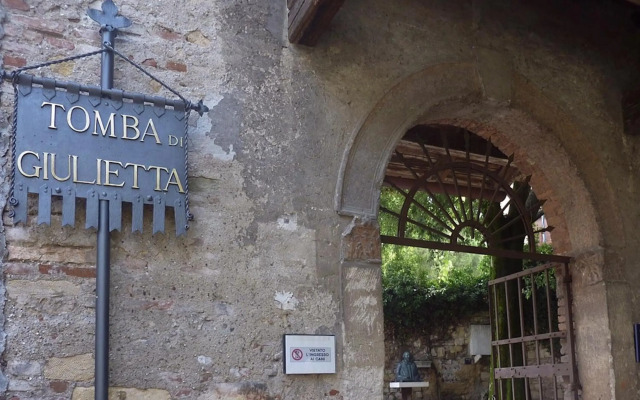 Ghibellines Apartments