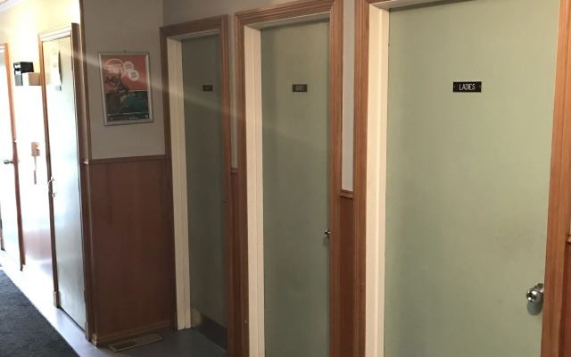 Rainbow Lodge - Hostel