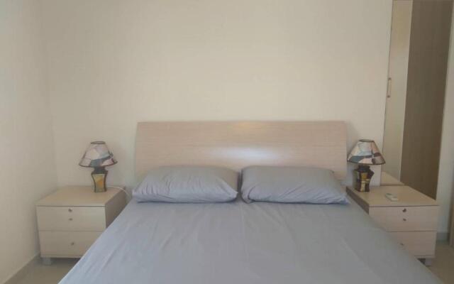 2 bedroom apartment with communal pool and roof garden