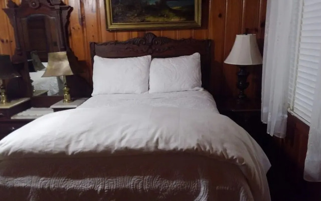 The Inn At Brevard - Bed And Breakfast - Adult Only