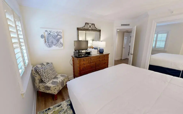 Inlet Reef 609 4 Bedroom Condo by RedAwning