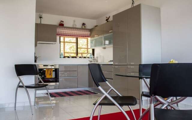 Modern Beach House Near Athens - Four Bedroom House, Sleeps 8